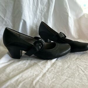 LifeStride comfy MaryJane heels